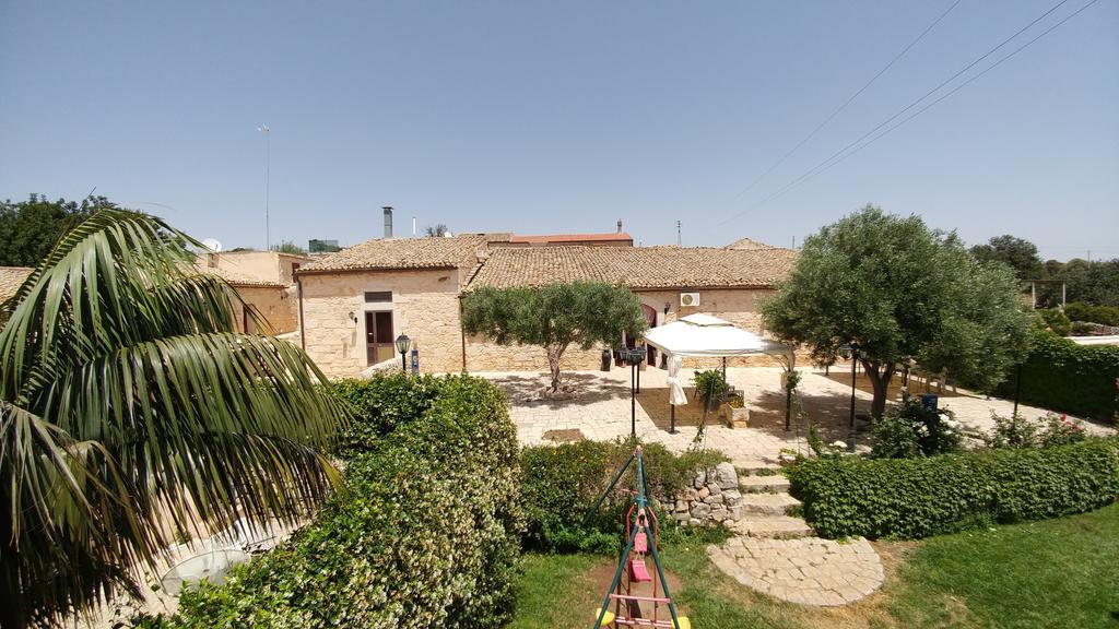 Agriturismo Al Casale Donnafugata Bagian luar foto