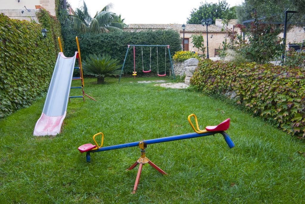 Agriturismo Al Casale Donnafugata Bagian luar foto