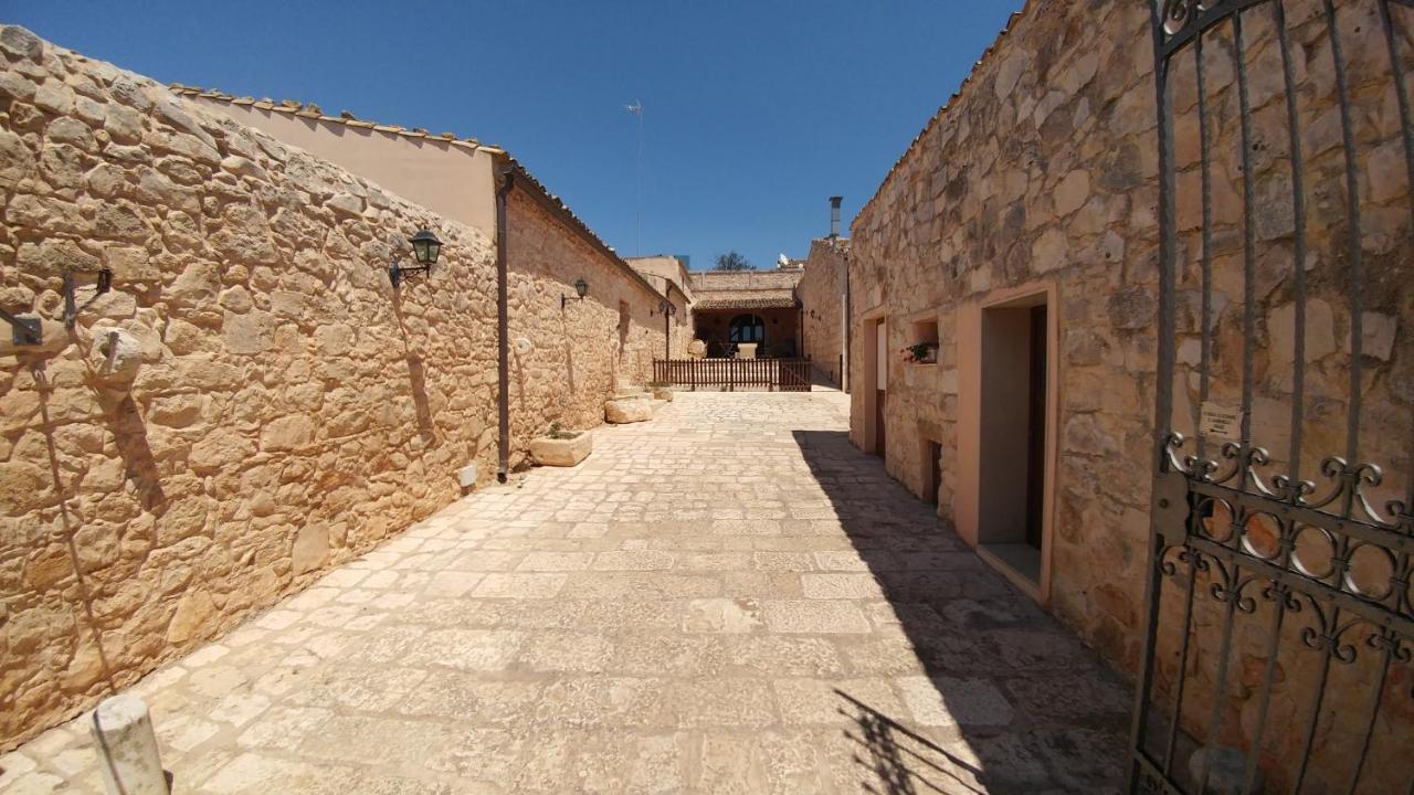 Agriturismo Al Casale Donnafugata Bagian luar foto